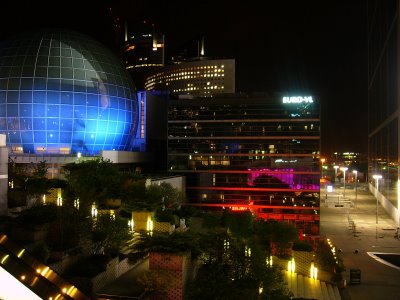 quartier-d-affaire-de-la-defense-vu-de-nuit-a-paris-8.JPG