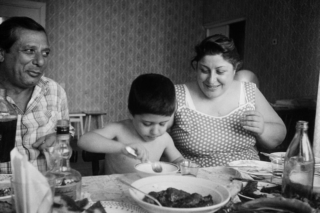 Masha Ivashintsova, la « Vivian Maier russe » : histoire, œuvres, héritage une photographe russe sur les pas de Vivian Maier
