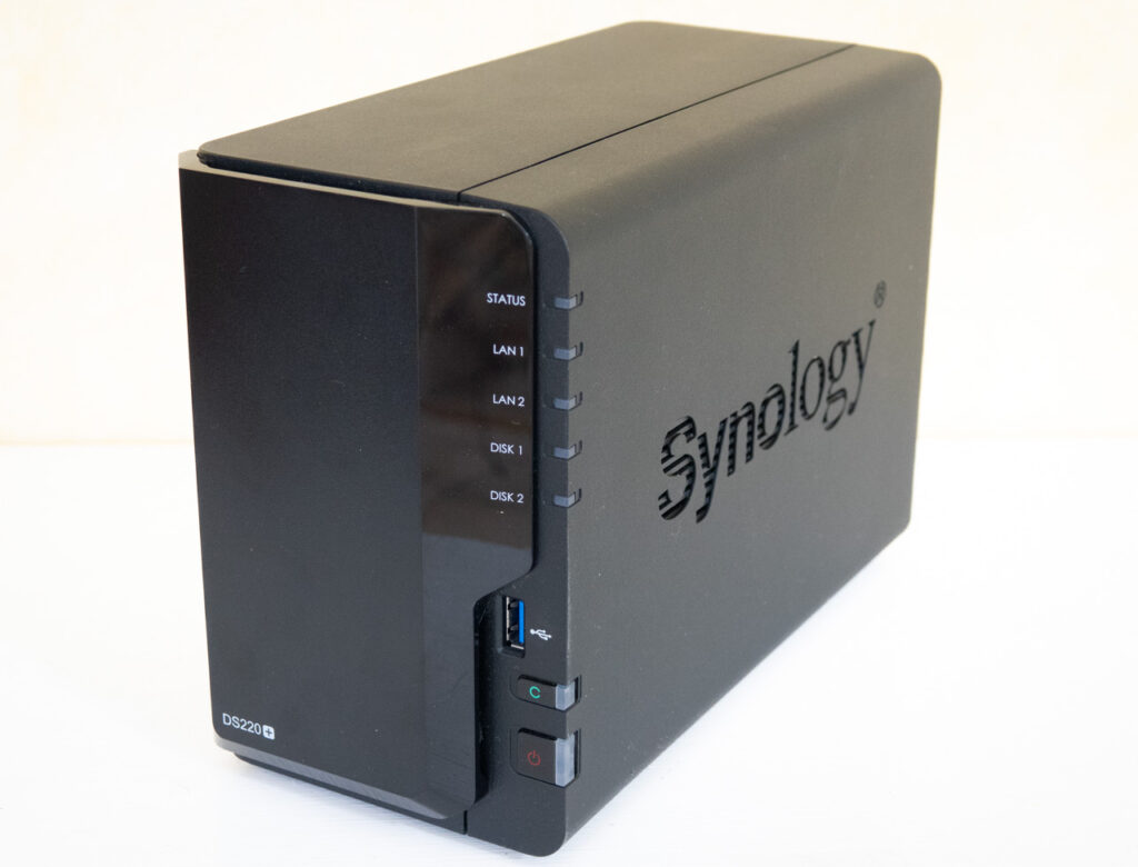 Test NAS Synology DS220+ Le Bon Compromis entre Performance et Prix