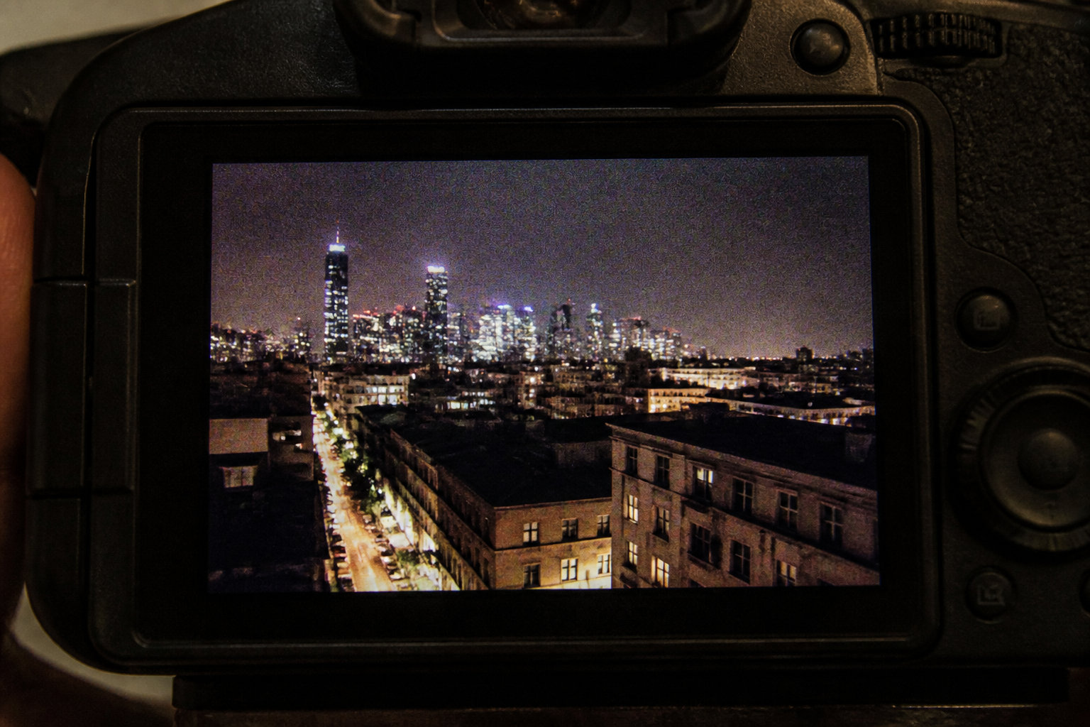 Réussir ses photos de nuit sans trépied : astuces de pro Développement numérique et gestion du bruit